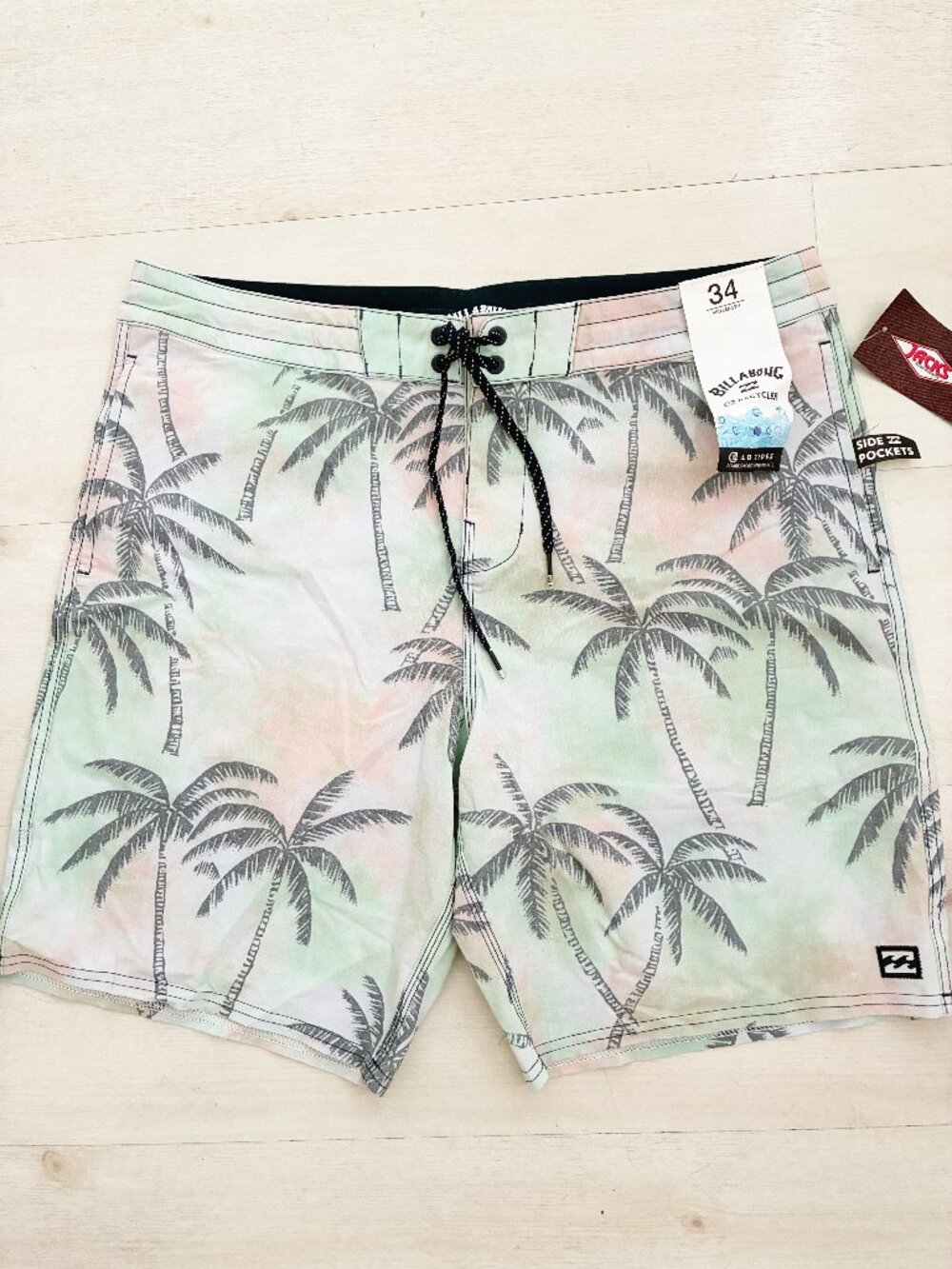 NWT Billabong Sundays Lo Tides Boardshorts - Multi Palm Tree Print Size 34